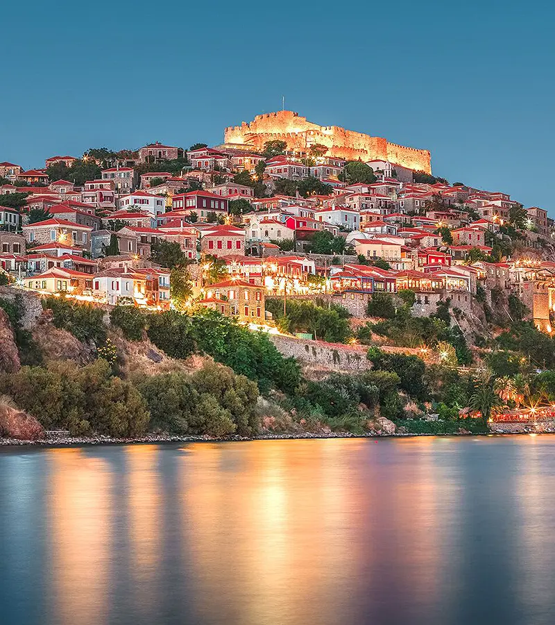 Midilli Adası'nın panoramik görünümü.