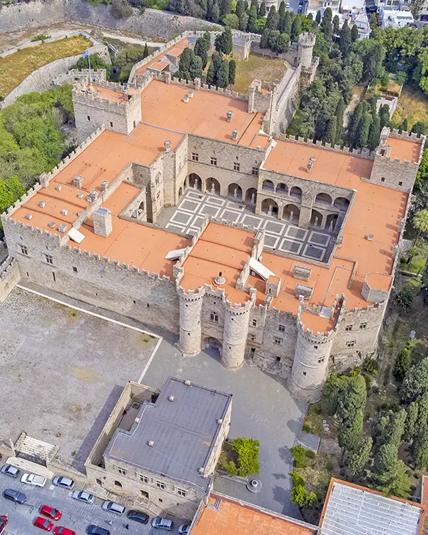 Medieval Old Town Focus Tour.