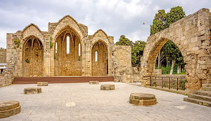 Explore Panagia tou Bourgou in Rhodes island.