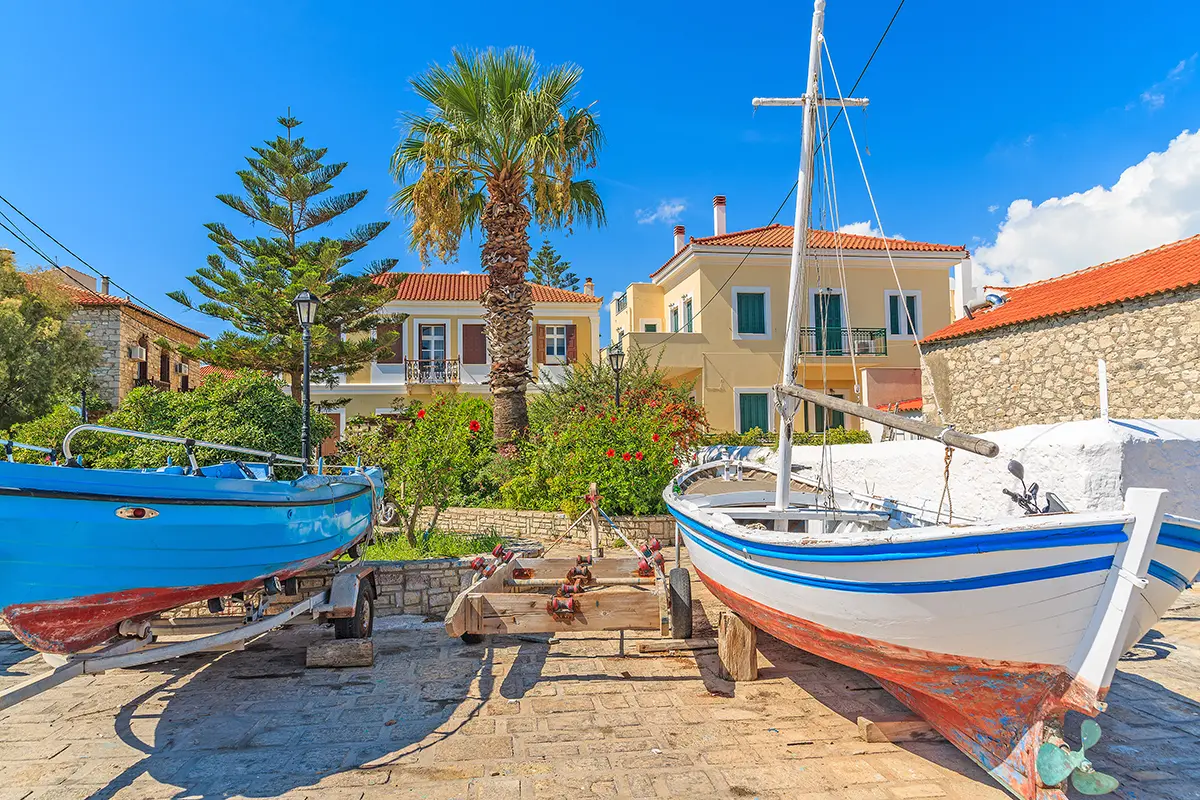 Samos island guide — pine-covered mountains, crystal-clear coves, and Muscat vineyards on Samos island, Greece.