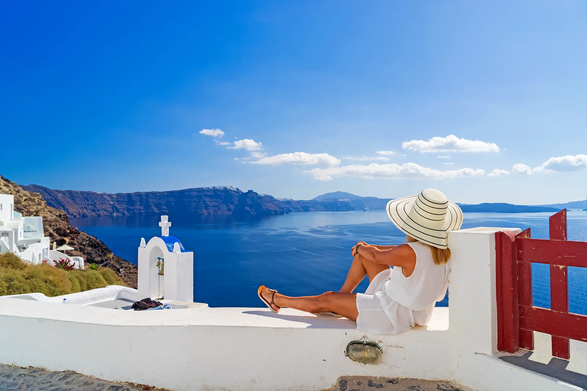 Why take a ferry to the Greek islands — discover the benefits of travelling by ferry from Turkey to the Greek islands.